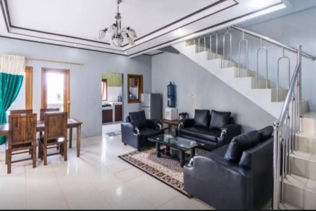 Villa Mutiara Citra Puncak Bu Eva Sampal Exterior foto