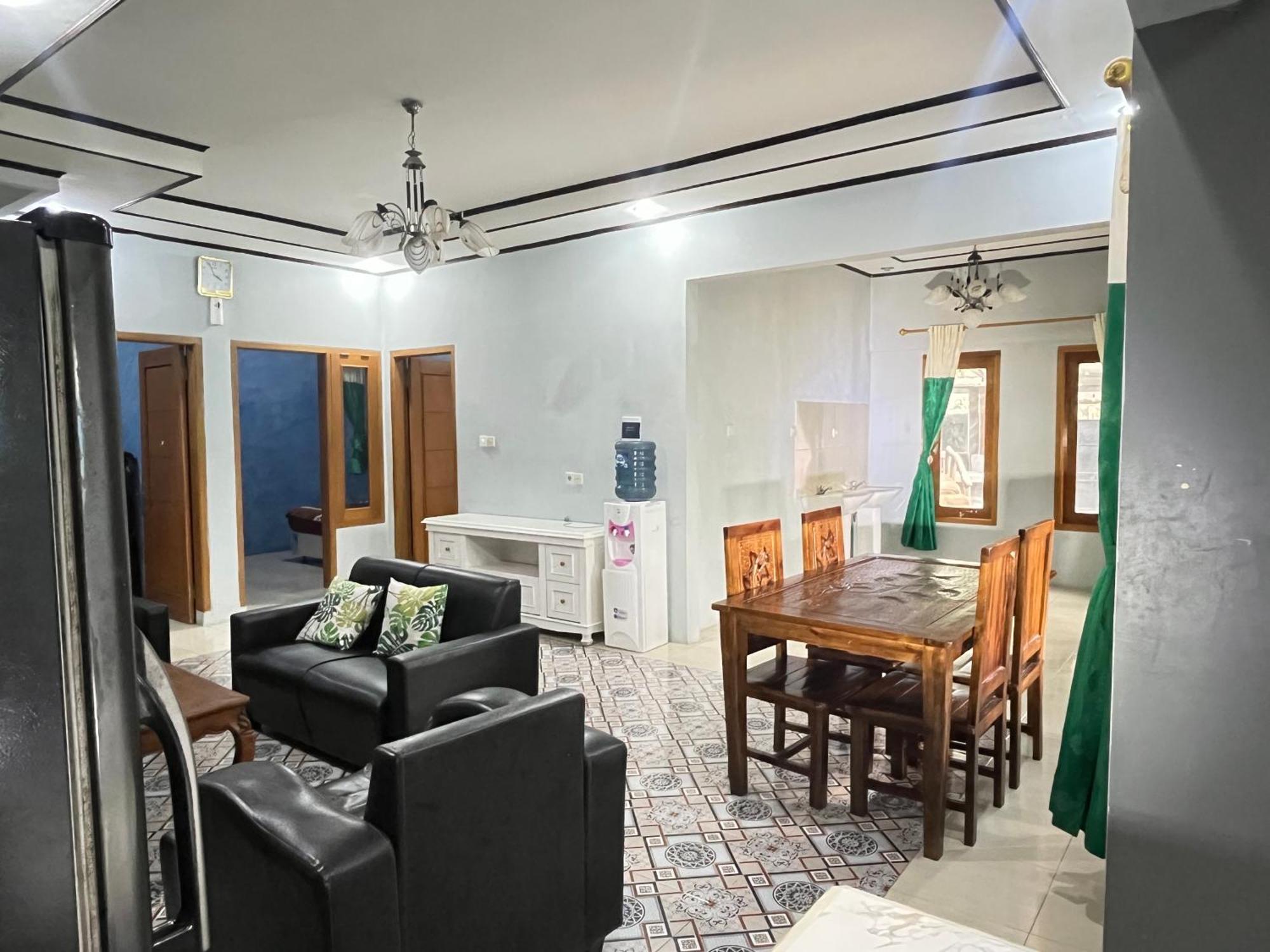 Villa Mutiara Citra Puncak Bu Eva Sampal Exterior foto